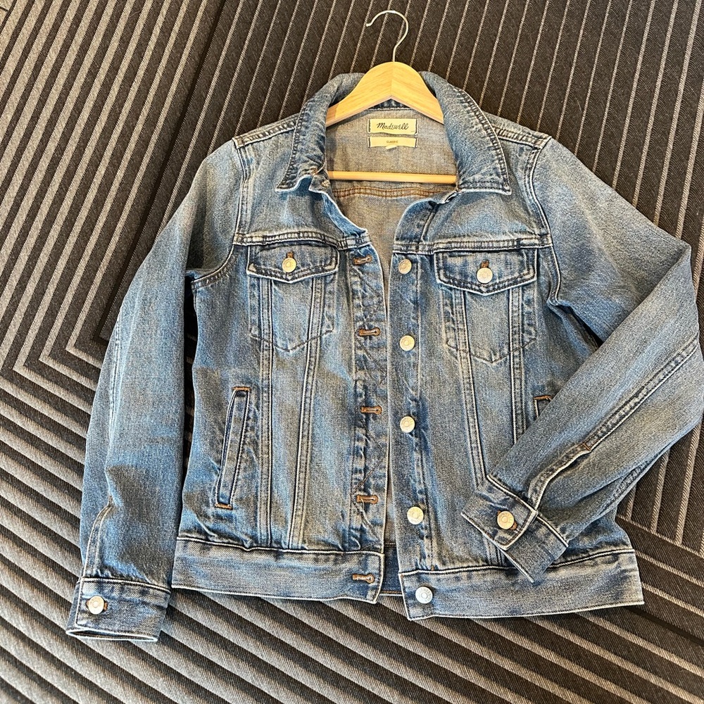 Madewell classic jean trucker jacket size S